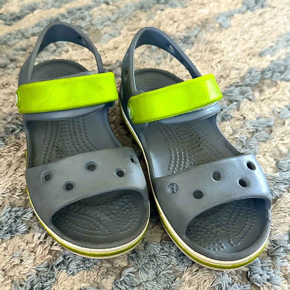 Kids unisex Velcro strap Croc sandal - C10